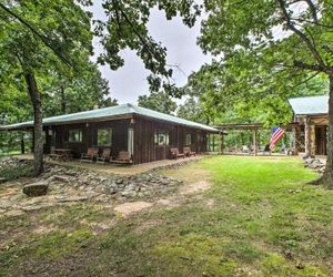 ‘Pine Lodge Cabin’ on 450 Acres in Ozark Mountains Harrison United States