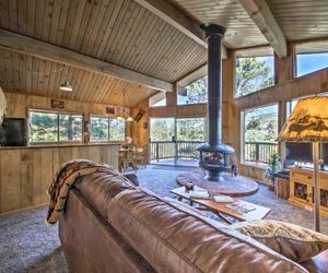 Charming Big Bear Cabin w/ Deck - 5 Mi to Resort! Big Bear City United States