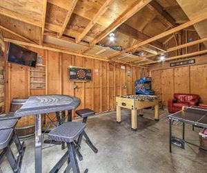 Cozy Big Bear Home w/Yard+Deck & Game Room/Arcade! Big Bear City United States