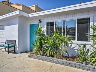Фото отеля Remodeled Ventura Beach Home with Yard and Fire Pit!