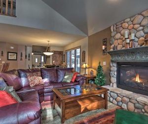Spacious Estes Park Condo on Big Thompson River! Estes Park United States