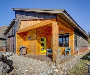 Contempo Cabin 1 Block from Historic Town Center Grand Lake United States