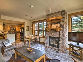 Фото отеля Cozy Crested Butte Condo 50 Yards from Ski Lift!