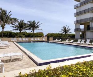 Jensen Beach Oceanfront Condo w/ Balcony! Jensen Beach United States