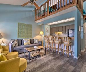 Cozy PCB Condo w/Balcony - Walk to the Beach! Panama City Beach United States