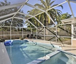 House 3 miles to Siesta Key - Walk to Gulf Gate! Sarasota United States