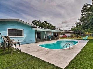 Фото отеля Sarasota Home with Large Backyard and Water Access