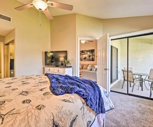 Titusville Condo w/Comm Pool & Screened Patio Titusville United States