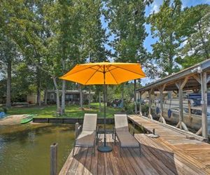 Lake Sinclair Waterfront Home w/Fire Pit+Dock Eatonton United States