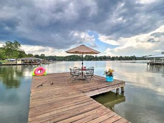 Hotel pic Eatonton Home with Dock and Lake Sinclair Views!
