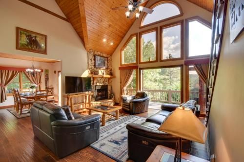 Photo of Grand Ellijay Cabin with Mountain Views and Pool Table!