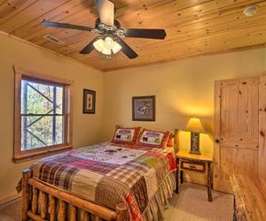 Year-Round Mountain Views Hideaway w/ Hot Tub Ellijay United States