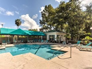 Hotel pic Chic St Simons Townhome with Patio and Pool Access!