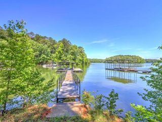 Hotel pic Waterfront West Point Lake Cabin with Private Dock!