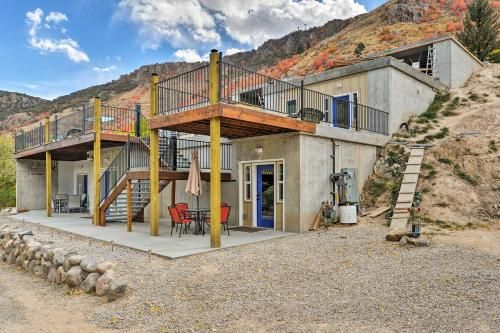 Photo of Lava Hot Springs Studio - Walk to Portneuf River!