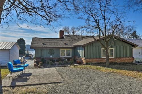 Photo of Charming Ohio River Home with Water Views and Porch!