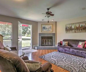 Baton Rouge Townhome w/ Pool Access - Mins to LSU Baton Rouge United States