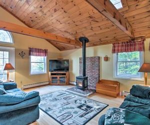 Bethel Chalet w/Hot Tub - 3 Miles to Sunday River! Bethel United States