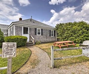 Contemporary Cottage - Walk to Craigville Beach! Hyannis United States
