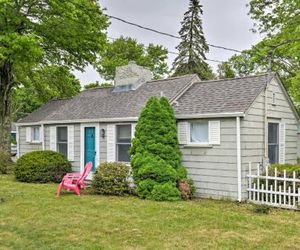 ‘Sea Street Cottage’ - 1 Mile to Ferry Boats! Hyannis United States
