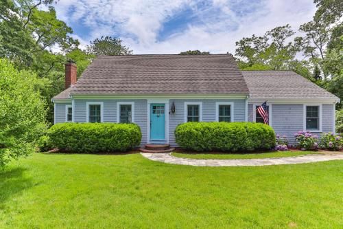 Photo of Charming Cottage with Deck - Walk to Skaket Beach!