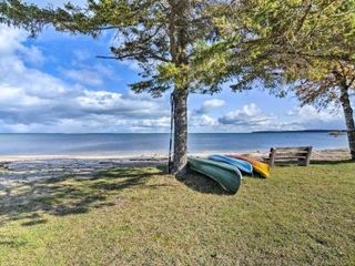 Hotel pic Lovely Lake Huron Studio Cottage with Beach and Kayaks