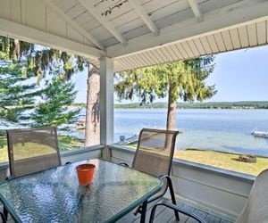 Petoskey Waterfront Cottage w/ Deck + Grill! Petoskey United States