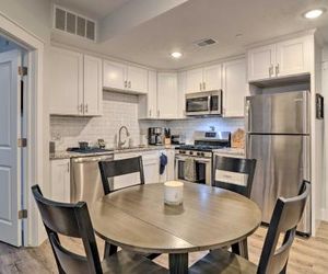 Modern Condo Less Than 1 Mile to Grand Traverse Bay! Traverse City United States