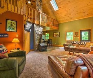 Trout Lake Cabin w/ Private Dock, Kayaks & Loft! Grand Rapids United States