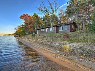 Hotel pic Pelican Lake Cabin with Breathtaking Sunset Views!