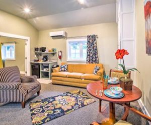 Downtown Branson Cottage w/ Pool Access! Branson United States
