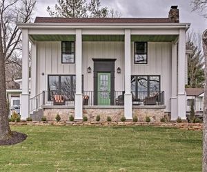 Downtown Branson Home w/Pool Mins. to The Landing! Branson United States