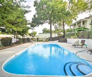 Branson Cottage w/ Pool Access ~10 Min to Downtown Branson United States