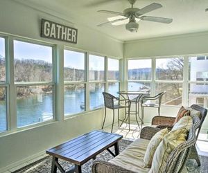 Waterfront Branson Condo w/ Pool & Dock Access! Branson United States