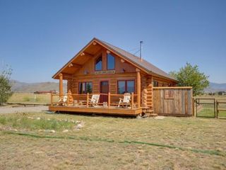 Hotel pic 10-Acre Yellowstone Cabin with Stunning Mtn View