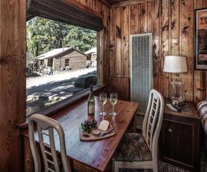 Apache Village 4, King Studio, Midtown, Sleeps 2 Ruidoso United States