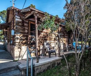 Apache Village Cabinette 13, Queen Bed, Midtown, Sleeps 2 Ruidoso United States