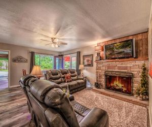 Texas Trio Cabin, 3 Bedrooms, Fireplace, Sleeps 6 Ruidoso United States