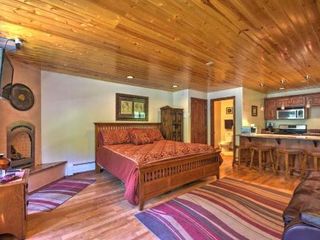 Hotel pic Cozy Streamside Studio 1 Mi From Taos Ski Resort!