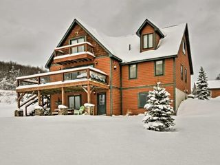 Hotel pic Mountaintop Ellicottville Home with Deck Near Skiing!