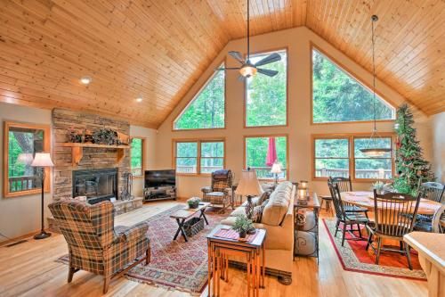 Photo of Hilltop Andrews Log Cabin with Game Room and Views