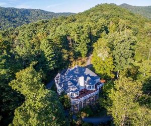 Asheville Home w/Hot Tub & Lavish Game Room! Asheville United States