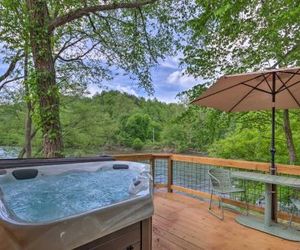Cabin on Tuckasegee River-Mins to Bryson City Bryson City United States