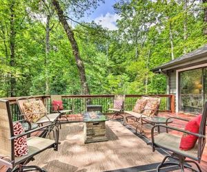 Lake Toxaway Cabin w/Fire Pit - 1Mi to Marina Sapphire United States