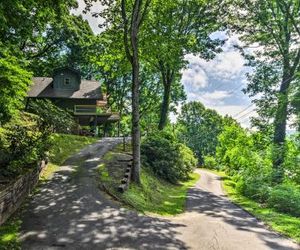 Maggie Valley Home w/Blue Ridge Mtn View & Hot Tub Maggie Valley United States