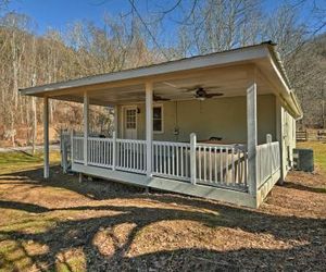 Secluded Marshall Cottage w/Hot Tub & Mtn Views! Mars Hill United States