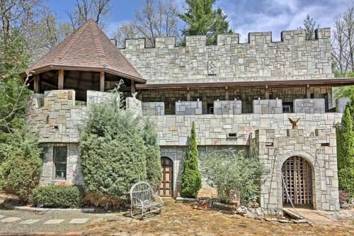 Photo of Murphy Castle of Joy on 11 Acres with Hot Tub!