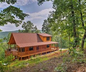 Spacious Murphy Cabin w/Decks & Wooded Views! Mineral Bluff United States