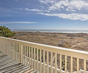 Sunset Beach Home w/Deck & Views - Steps to Beach! Sunset Beach United States