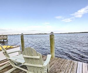 Serenity by the Sea Home w/Dock - 6 Mi to Beach! Swansboro United States